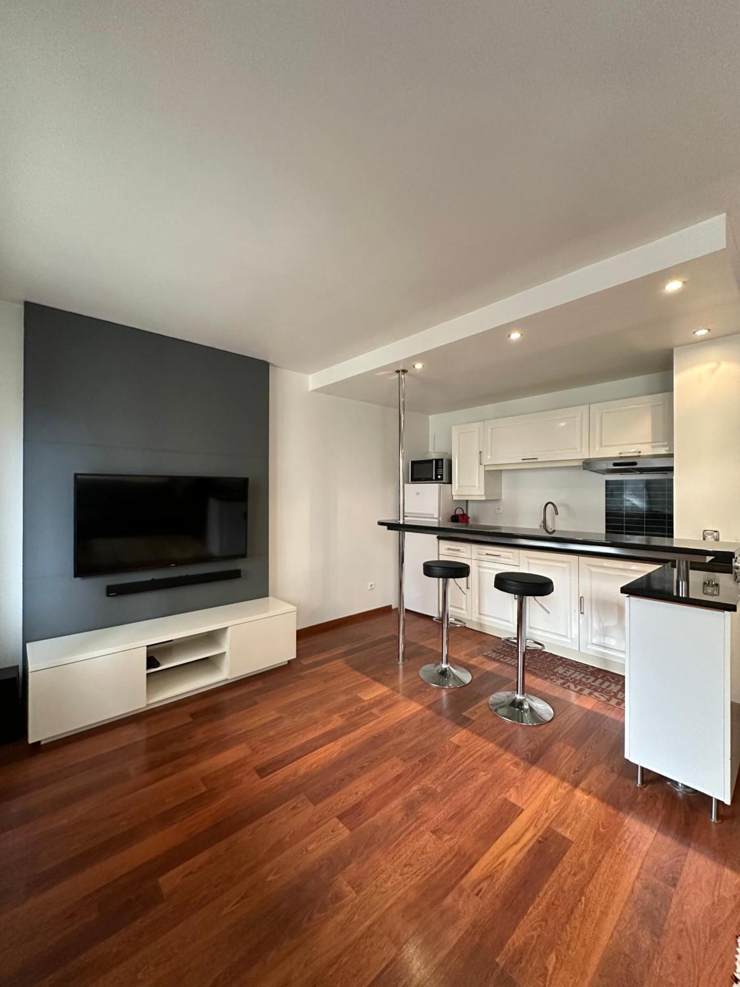 L'Athos - Appartement Equipe - Entre Paris Et Versailles - Haut Debit Garches Kültér fotó