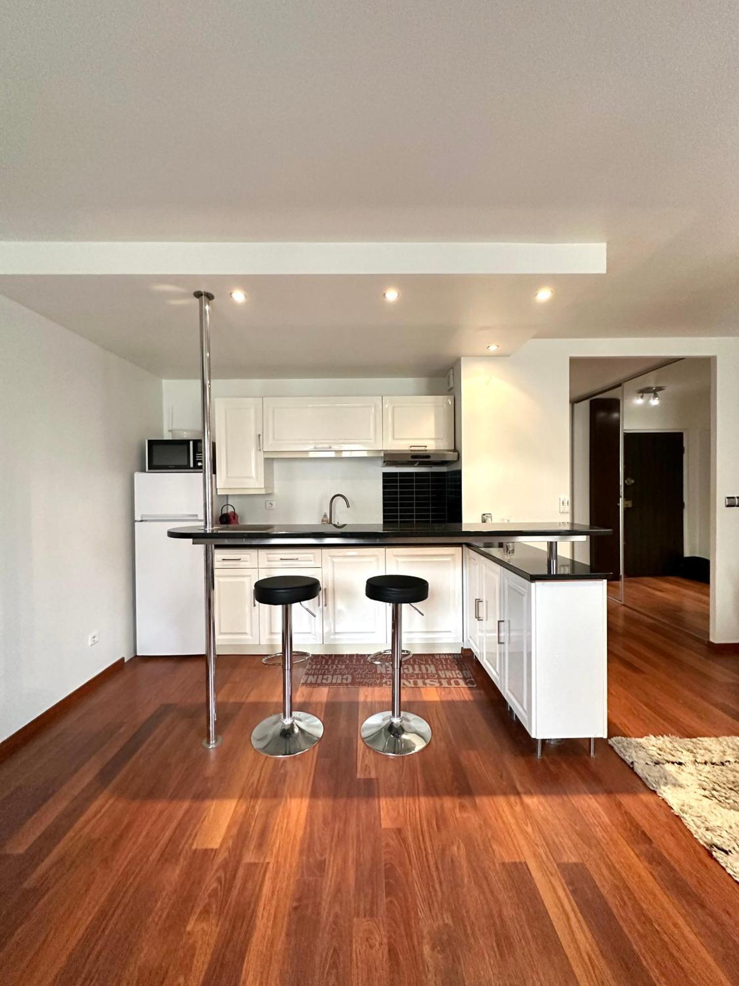 L'Athos - Appartement Equipe - Entre Paris Et Versailles - Haut Debit Garches Kültér fotó